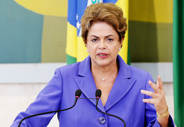 Dilma discursa durante lançamento do Pronatec Aprendiz, no Palácio do Planalto