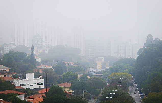 Forte nevoeiro atinge a região metropolitana de São Paulo
