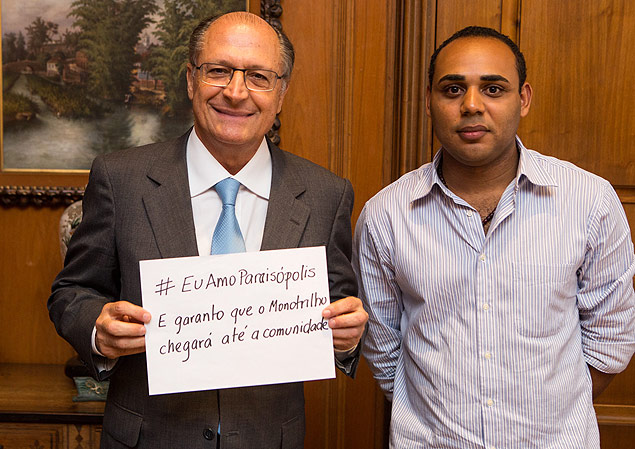 Alckmin e o lder comunitrio Gilson Rodrigues, em reunio sobre o monotrilho em abril passado