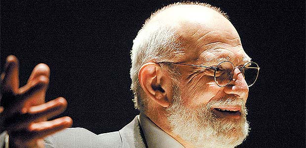 O neurologista Oliver Sacks, durante palestra em So Paulo, em 2005 