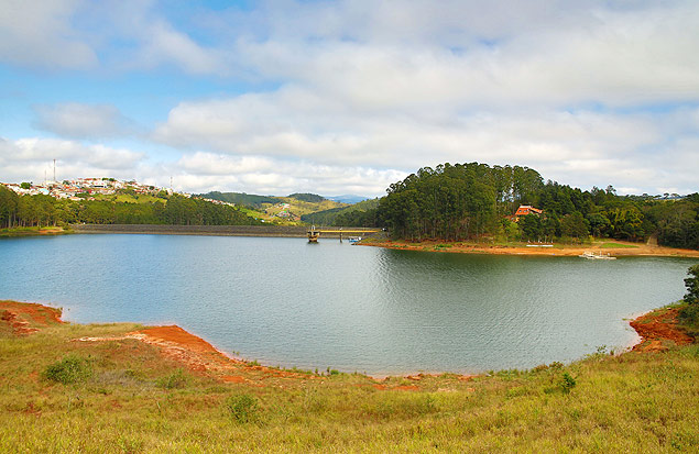 Represa Atibainha, que faz parte do sistema Cantareira, maior da Grande SP