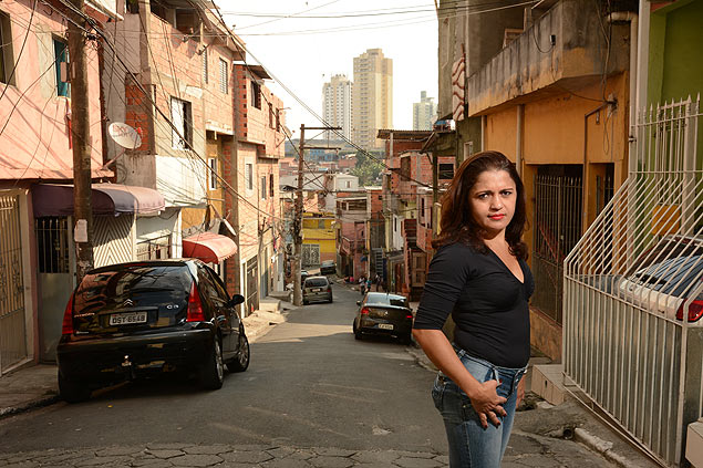 A desempregada Edite da Silva, 40, que reclama de repetidos atrasos no pagamento dos R$ 400 mensais da bolsa-aluguel