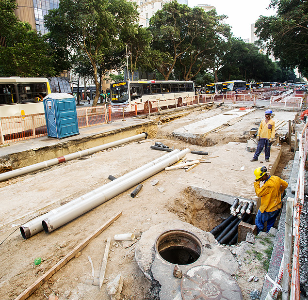 Rio de Janeiro, RJ,BRASIL, 17/09/2015; Obras reduzem o nmero de carros no centro do Rio. Concluso das intervenes deve manter a 