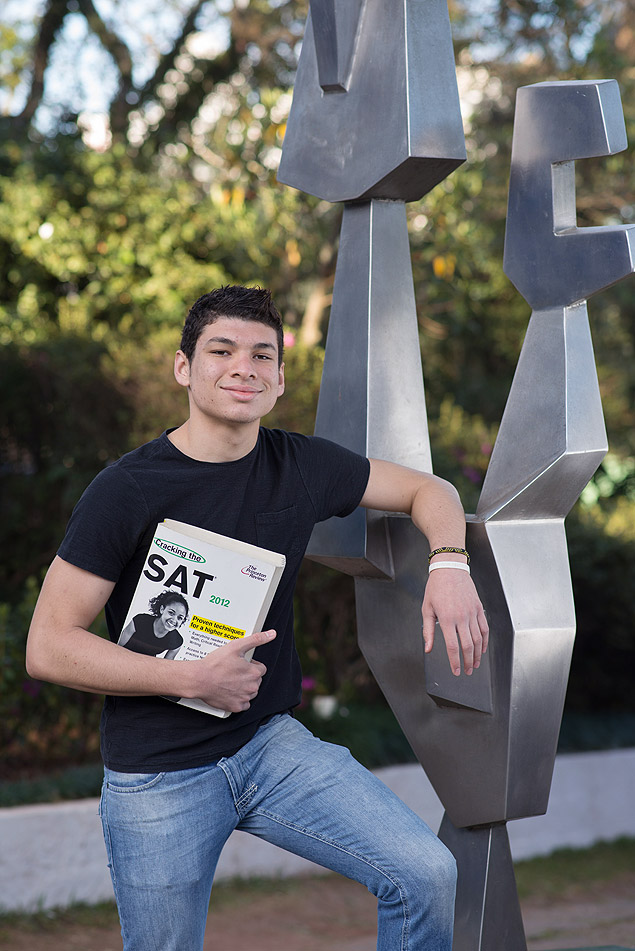 O estudante Gustavo Torres, 17, que conseguiu vaga na universidade de Stanford (EUA)