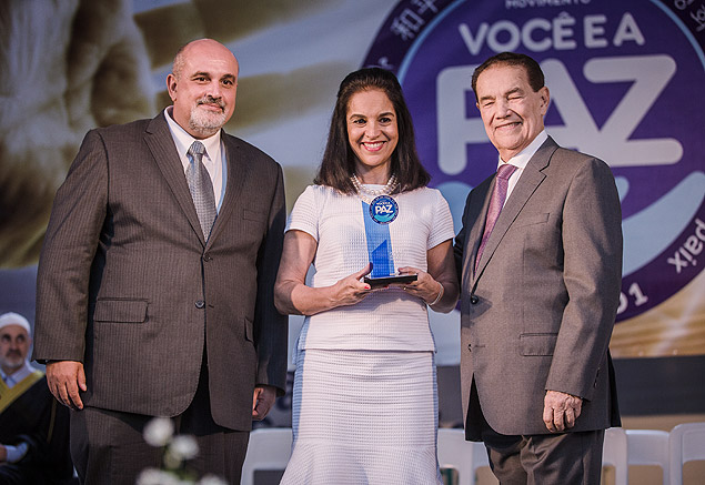 Lu Alckmin, recebe o prmio da paz em nome do governardor Geraldo Alckmin (PSDB)