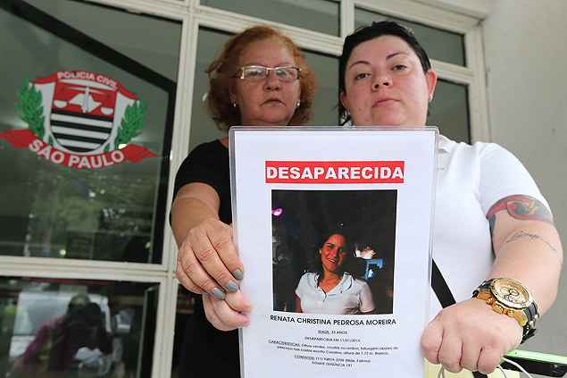 Mãe e companheira de estudante desaparecida que foram escavar casa de suspeito
