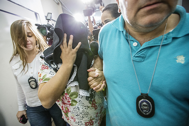 A empregada domstica Sandra Maria dos Santos Queiroz, 37, detida por abandonar beb em SP