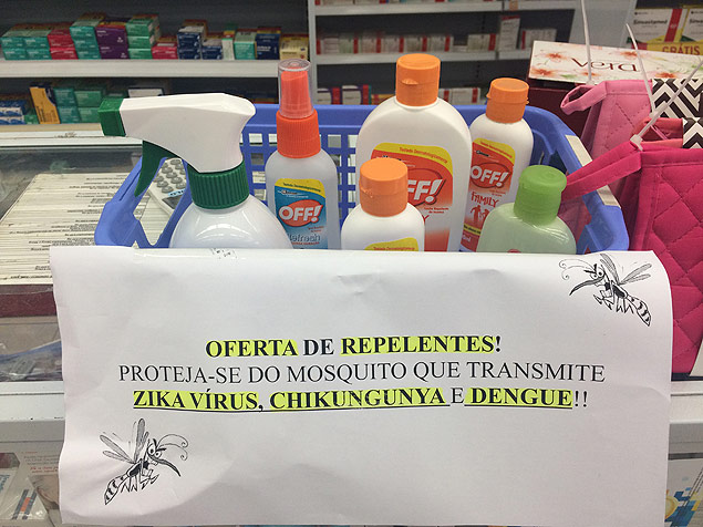 Oferta de repelentes em farmcia de Pinheiros, em So Paulo