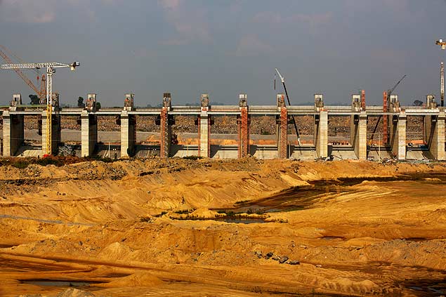 Barragem da hidrelétrica de Belo Monte, citada pelo artigo