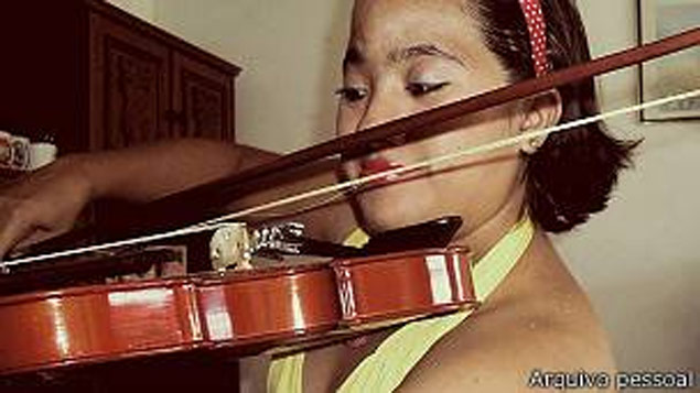 Ana afirma levar uma vida normal: 'hoje sei até tocar violino!' 