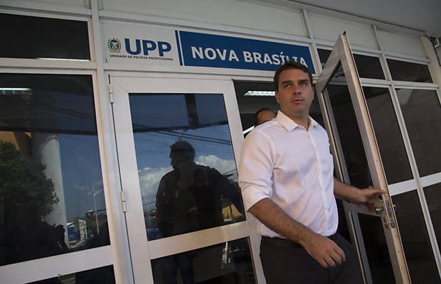 O deputado estadual Flvio Bolsonaro (PP), que reagiu a assalto no Rio