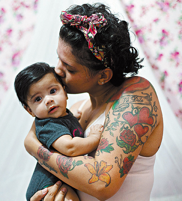 Monique Renauro, 29, chegou a planejar o suicídio por conta do estresse pós-parto