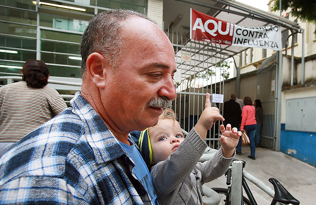 O feirante Paulo Ramos de Andrade, 61, que no conseguiu a vacina para o neto de 1 ano na UBS Dr. Humberto Pascale