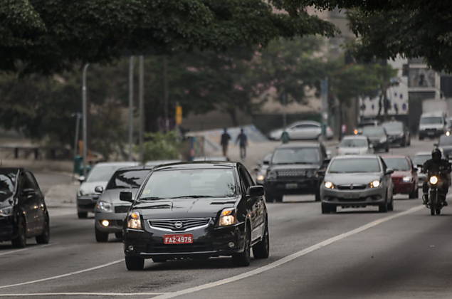 Txi preto, autorizado pela Prefeitura de So Paulo a pegar passageiros na rua