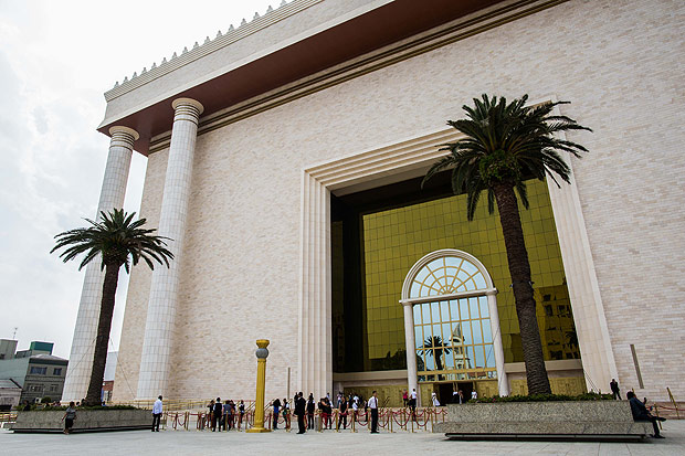 Templo de Salomão doa terreno de 38 mi e se livra de fechamento