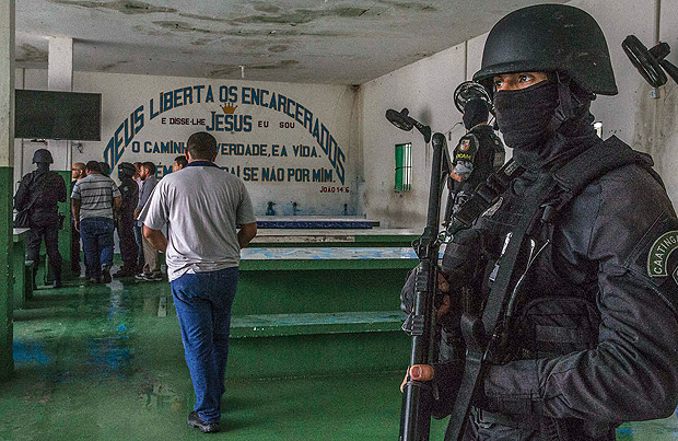 Agente da Companhia de Operaes Especiais no presdio em Manaus onde morreram 59 detentos