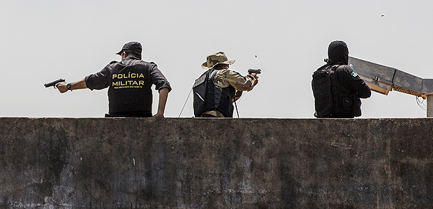 ALCACUS, RN, BRASIL, 17-01-2017: Presos rebelados na Penitenciria Estadual de Alcauz. (Foto: Avener Prado/Folhapress, COTIDIANO) Cdigo do Fotgrafo: 20516 ***EXCLUSIVO FOLHA***