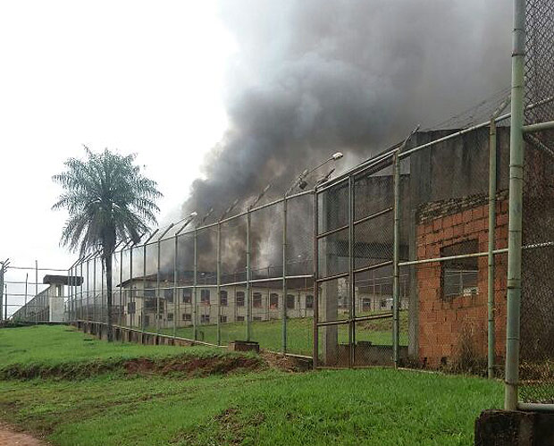 Detentos fogem aps rebelio em penitenciria de Bauru, no interior paulista