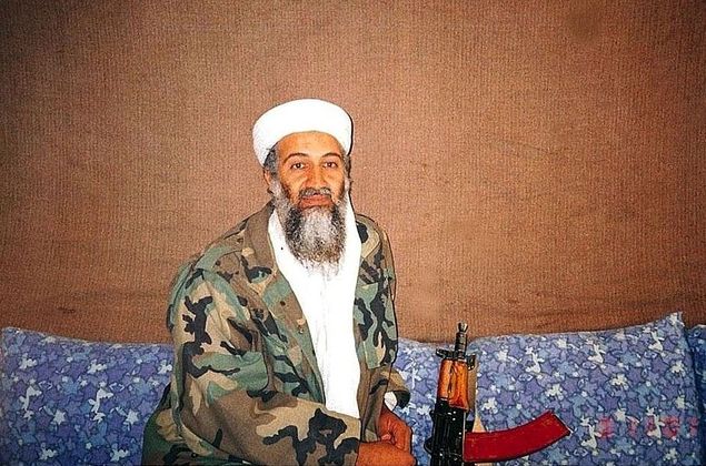 Um dos principais lderes da Al Qaeda, Bin Laden, esteve por trs do atentado de 11 de Setembro que deflagrou a "guerra ao terror" promovida pelos EUA