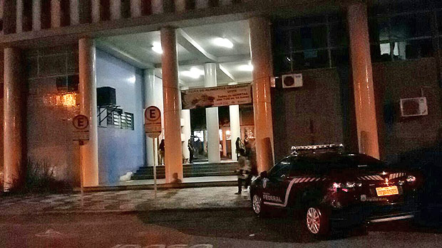 Polcia cumpre mandados na reitoria da UFPR, em Curitiba