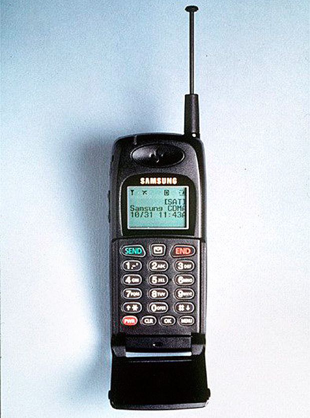 Telefone celular digital, antigo modelo SCH-411, da Samsung