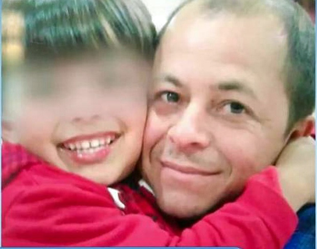 Jos Eleandro de Santana Santos, 37, morto em assalto em So Loureno da Serra, com o filho 