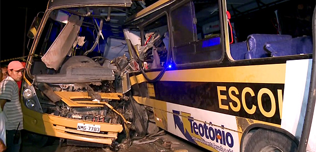 Batida entre ônibus escolares deixa 5 mortos e 45 feridos em Alagoas