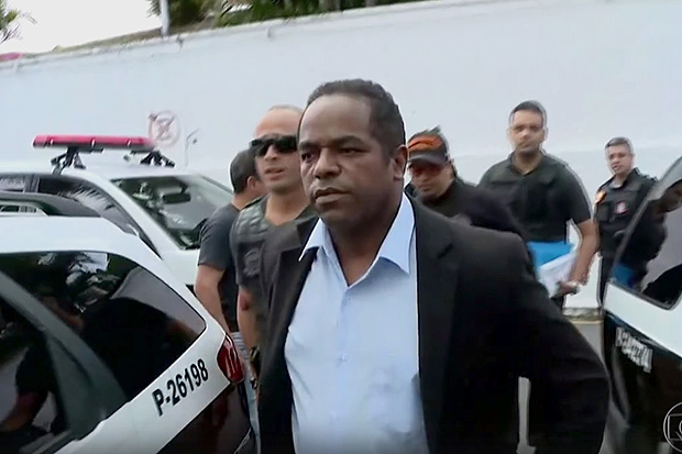 Luiz Carlos dos Santos, ex-vice-presidente do conselho de direitos humanos do Estado, ao ser preso