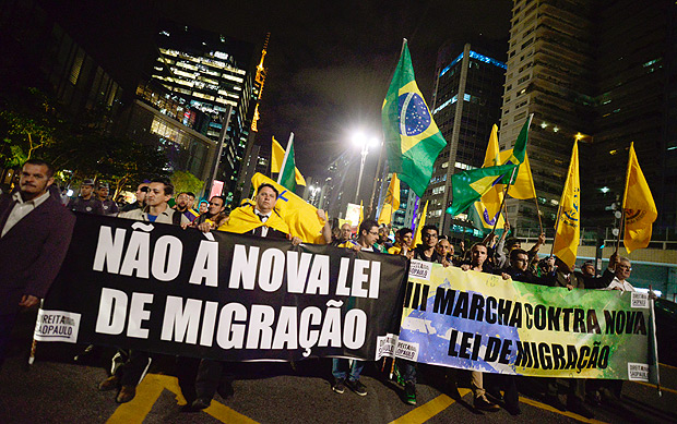 Movimento Direita São Paulo protesta contra a Lei de Migração na avenida Paulista