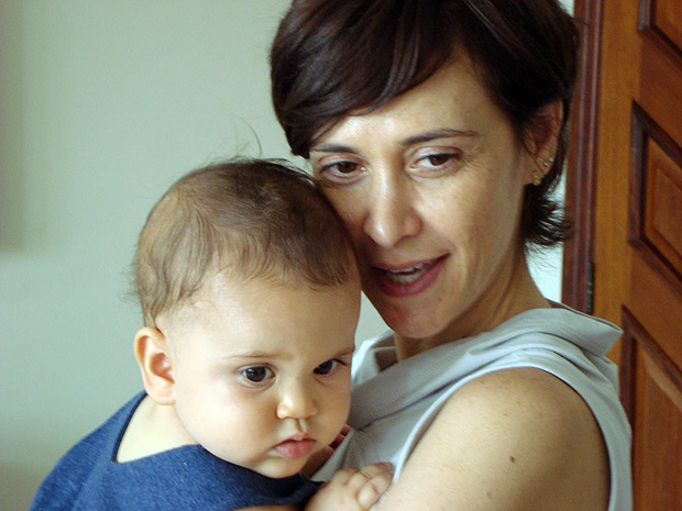 Maria Carmen Gonzalez Figueiredo (1966-2017) e seu filho, Miguel