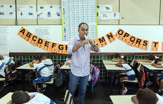 The public-school teacher Roberto Ferreira