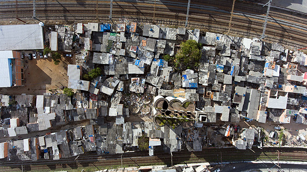 SAO PAULO,SP, BRASIL- 03-07-2017 : Vista da favela do Monhinho, regiao central de Sao Paulo. Prefeitura de So Paulo quer remover as famlias que moram na favela do Moinho. O projeto se tornou uma das prioridades da gesto do prefeito Joo Doria como mais uma ttica para coibir o trfico de drogas na cracolndia.. ( Foto: Joel Silva/Folhapress ) ***COTIDIANO *** ( ***EXCLUSIVO FOLHA***)