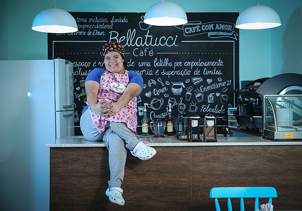 SAO PAULO/ SP, BRASIL, 31-05-2017 : Retrato de Jessica Pereira, 25, que ao longo dos ultimos anos se formou em gastronomia, trabalhou em varios pequenos restaurantes e, agora (dia 15) vai abrir seu pr�prio cafe/bristro. (Foto: Zanone Fraissat/Folhapress, COTIDIANO) - ESPECIAL***EXCLUSIVO****