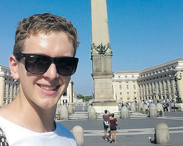 Felipe Penafiel, 20, brasileiro que teve uma das melhores notas do 'Enem francês