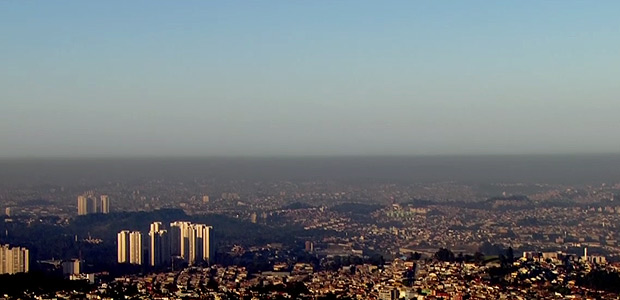 Poluio no horizonte da capital paulista nesta quarta-feira (26); umidade pode ficar abaixo de 30%
