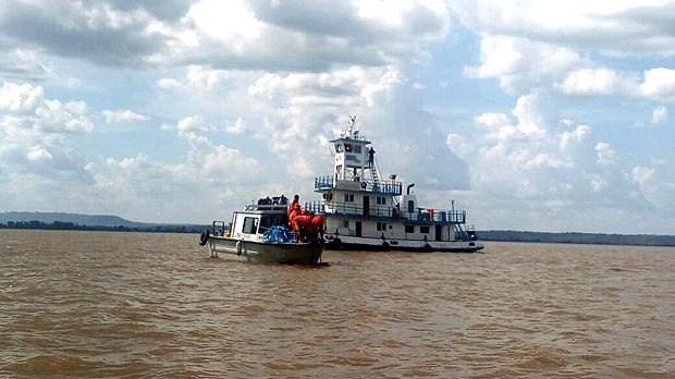 Operação de resgate é feita no rio Amazonas para localizar os corpos das nove vítimas