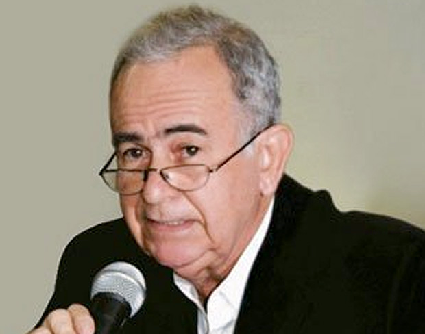 Nascido em Salvador, no dia 5 de janeiro de 1945, Ubaldo Marques Porto Filho  diplomado em administrao de empresas pela Universidade Federal da Bahia. 