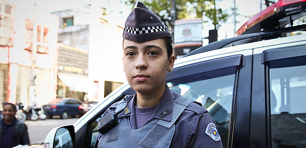 Estefani Cantoia, tenente da PM que fez abordagem do suspeito de abuso sexual em um ônibus na av. Brigadeiro Luís Antônio