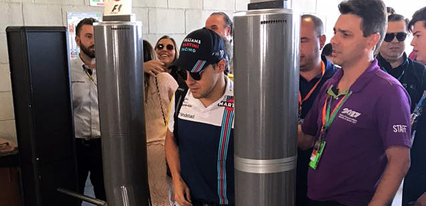 Felipe Massa chega a Interlagos para a disputa do ltimo GP Brasil de sua carreira