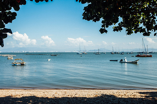 Florianpolis, SC, Brasil - 10/07/2017. Praia Santo Antnio de Lisboa, no norte da cidade. Foto: Elvis Pereira/Folhapress DIREITOS RESERVADOS. NO PUBLICAR SEM AUTORIZAO DO DETENTOR DOS DIREITOS AUTORAIS E DE IMAGEM