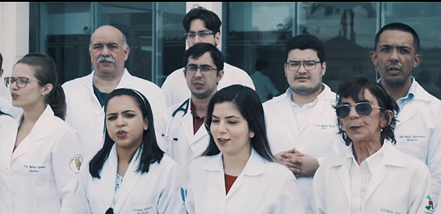 Médicos fazem paródia de música da Globo para denunciar más condições da saúde no CE