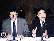Presidente da Petrobras, Srgio Gabrielli, e Raimundo Gomes de Matos (PSDB-CE) em encontro na sede da CNI