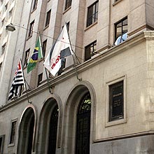 Fachada da Bovespa: mercado acionrio brasileiro despencou com a crise