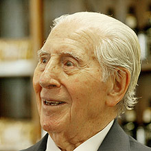 Valentim dos Santos Diniz, fundador do Grupo Pão de Açúcar.