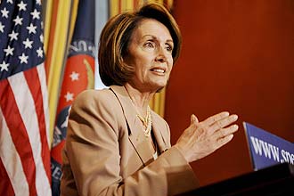 Presidente da Câmara dos Estados Unidos, Nancy Pelosi, disse que só colocaria pacote em votação se aprovação fosse certeza