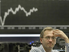 Bolsas européias recuam; sinais de recessão na economia global afetaram mercados