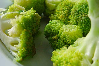 Pesquisadores britânicos acreditam que comer uma grande quantidade de brócolis pode diminuir, e até prevenir, a artrose