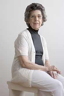 Vera Magalhes, 80, teve deficincia de vitamina diagnosticada devido  osteoporose