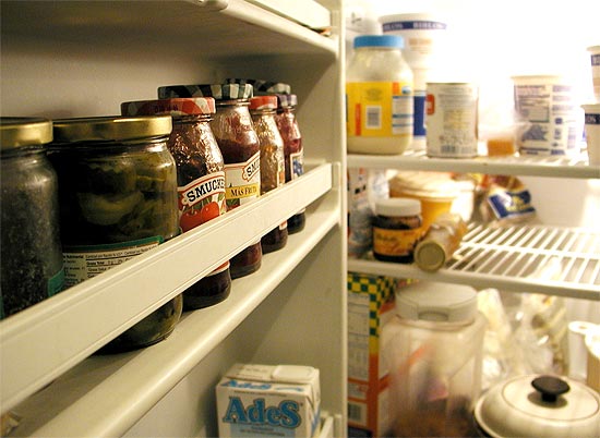 Veja dicas para manter a geladeira sempre limpa
