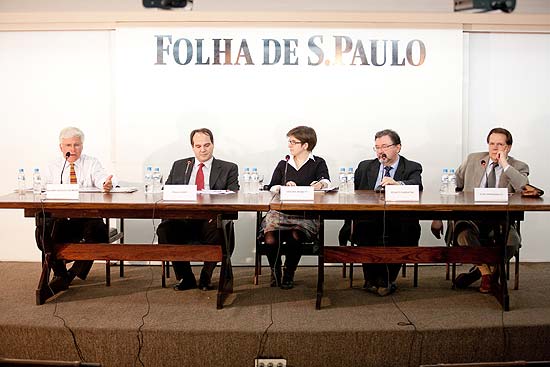 Debate no Auditório da Folha, da esq. para dir.: Álvaro Salles, Paulo Hoff, Renato Sabbatini e Elko Perissinotti.